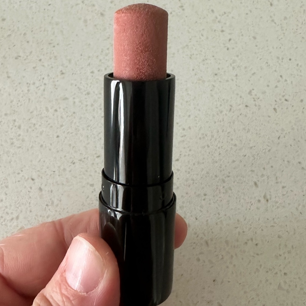 Henné organics luxury lip tint in bare NEW